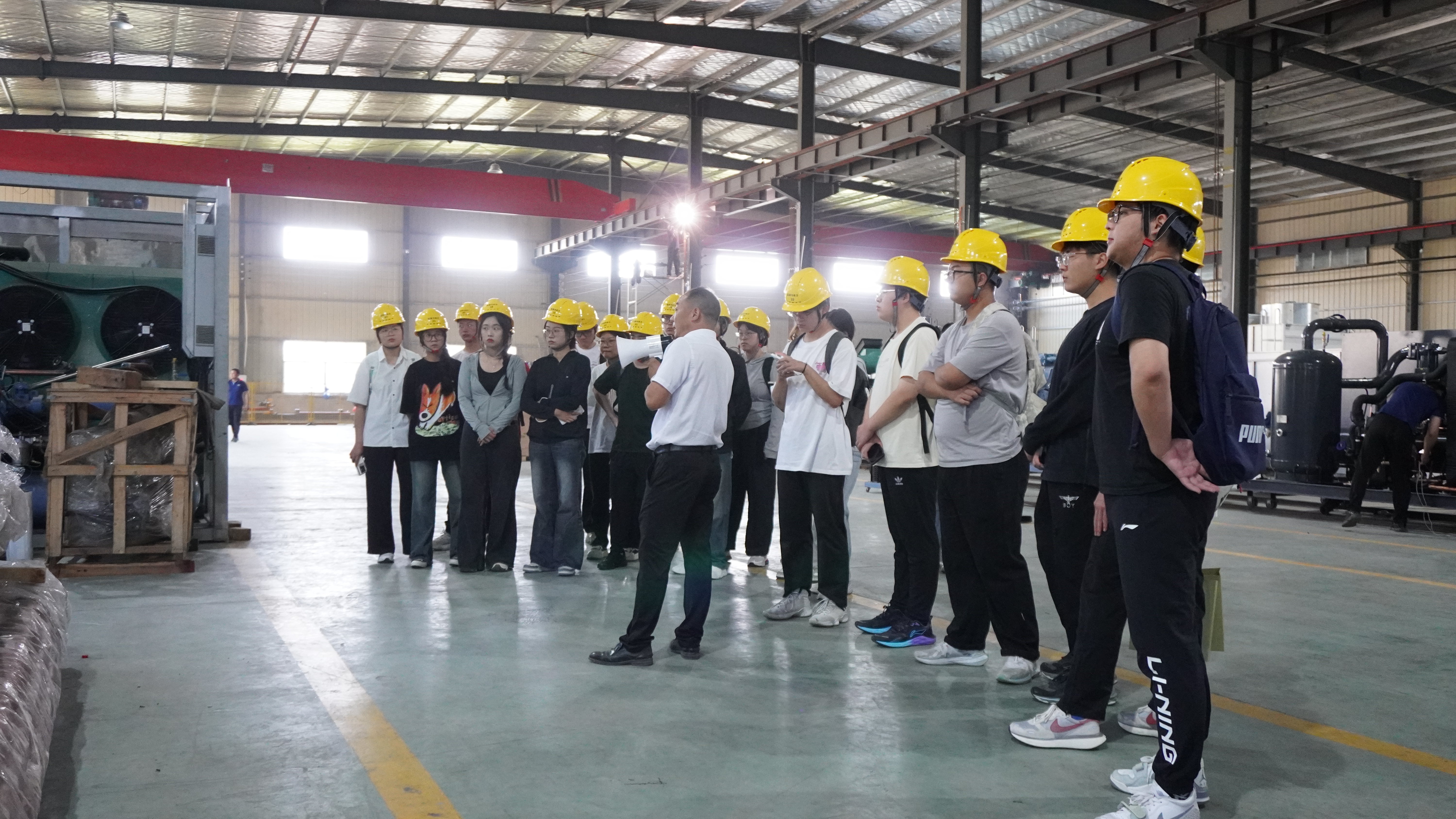 走進(jìn)企業(yè)，促進(jìn)就業(yè)——熱烈歡迎礦大“小黃帽”！